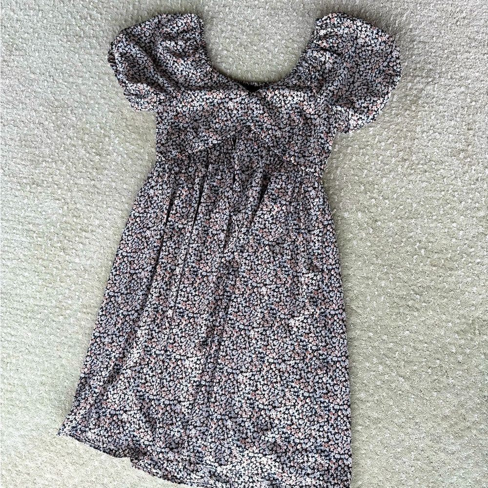 Women’s floral puff sleeve babydoll dress size Small NWT